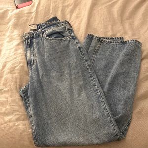 Abercrombie curve love high rise loose jean never worn